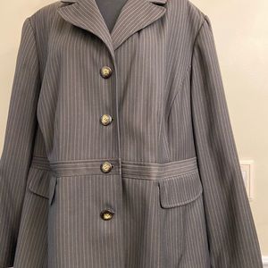 Signature by Larry Levin plus size 22W pant suit. Charcoal with brown/white